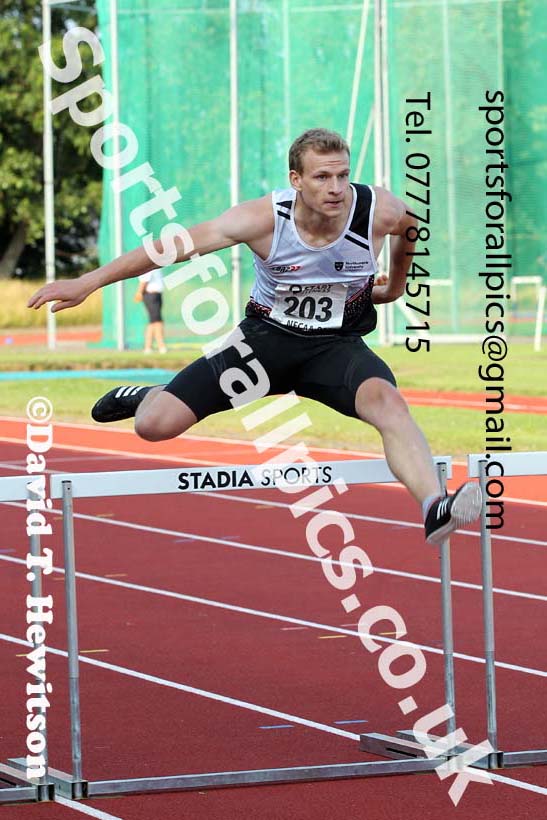 Hurdles, 2021 North East Grand Prix 5, Monkton, Wednesday, July 21st. Photo: David T. Hewitson/Sports for All Pics
